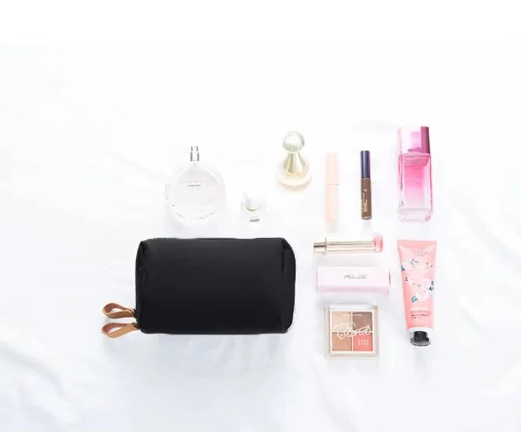 LuxeGlance - Trousse de maquillage étanche et élégante